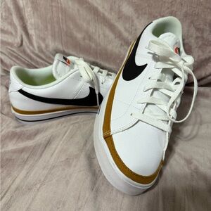 Women’s Nike Court Legacy Sneakers